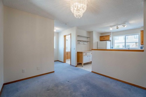 203 Anderson Grove Sw, Calgary, AB - Indoor Photo Showing Kitchen