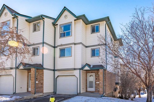 203 Anderson Grove Sw, Calgary, AB - Outdoor With Facade