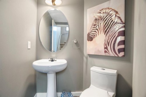 176 Prestwick Heights Se, Calgary, AB - Indoor Photo Showing Bathroom