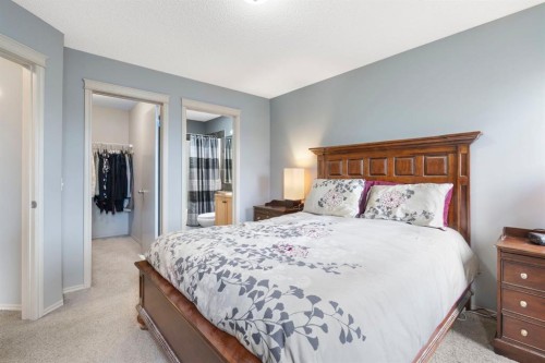 176 Prestwick Heights Se, Calgary, AB - Indoor Photo Showing Bedroom