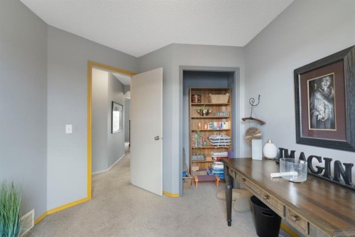 176 Prestwick Heights Se, Calgary, AB - Indoor Photo Showing Office
