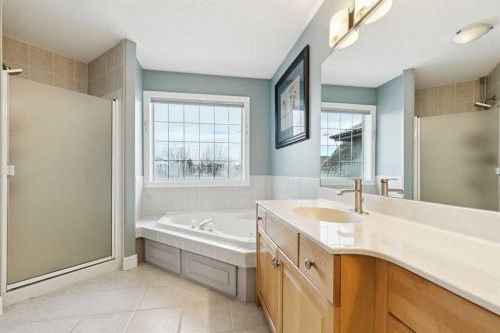 810 Wentworth Place Sw, Calgary, AB - Indoor Photo Showing Bathroom