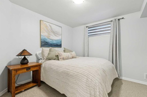 810 Wentworth Place Sw, Calgary, AB - Indoor Photo Showing Bedroom