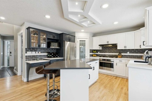 810 Wentworth Place Sw, Calgary, AB - Indoor Photo Showing Kitchen With Stainless Steel Kitchen With Double Sink With Upgraded Kitchen