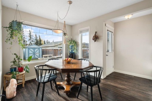 284 Copperfield Heights Se, Calgary, AB - Indoor Photo Showing Dining Room