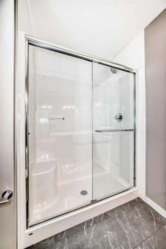 155 Sawgrass Gate Nw, Airdrie, AB - Indoor Photo Showing Bathroom