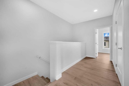 305 Shawnee Square Sw, Calgary, AB - Indoor Photo Showing Other Room