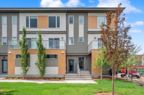 305 Shawnee Square Sw, Calgary, AB - Outdoor With Facade