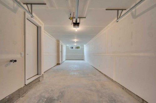 305 Shawnee Square Sw, Calgary, AB - Indoor Photo Showing Other Room