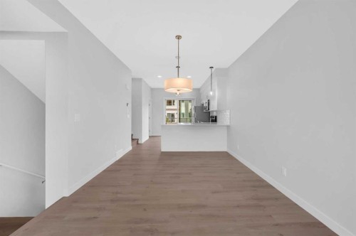 305 Shawnee Square Sw, Calgary, AB - Indoor Photo Showing Other Room
