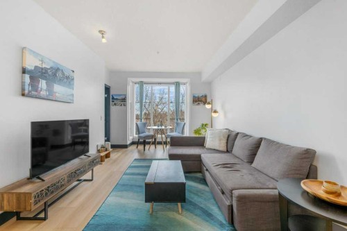 306-2307 14 Street Sw, Calgary, AB - Indoor Photo Showing Living Room