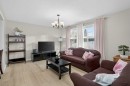 3503 42 Street Ne, Calgary, AB  - Indoor Photo Showing Living Room 