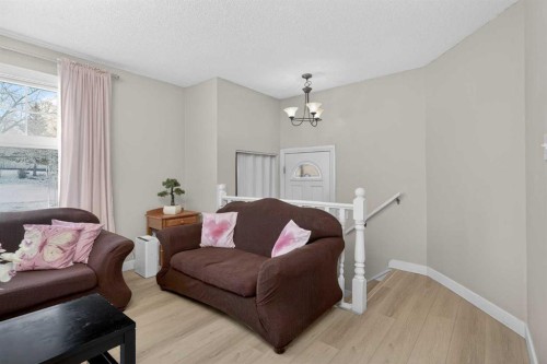 3503 42 Street Ne, Calgary, AB - Indoor