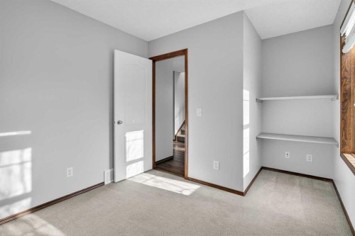 4358 Elgin Avenue Se, Calgary, AB - Indoor Photo Showing Other Room