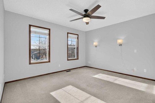 4358 Elgin Avenue Se, Calgary, AB - Indoor Photo Showing Other Room