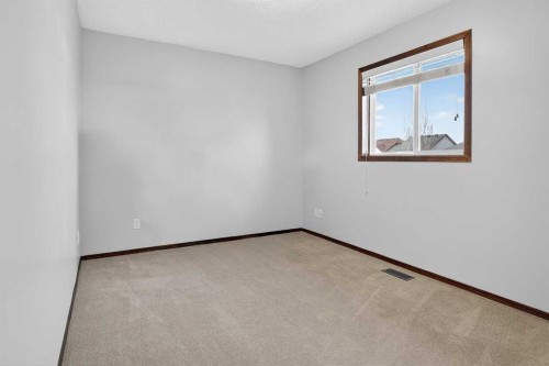 4358 Elgin Avenue Se, Calgary, AB - Indoor Photo Showing Other Room