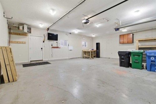 4358 Elgin Avenue Se, Calgary, AB - Indoor Photo Showing Garage