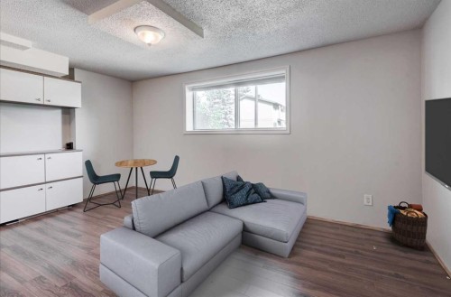 5 Fonda Drive Se, Calgary, AB - Indoor Photo Showing Living Room