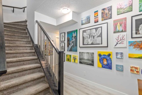 10 Cranbrook Hill Se, Calgary, AB - Indoor Photo Showing Other Room