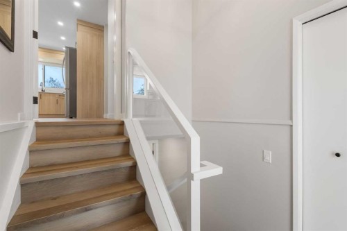 198 Silver Brook Road Nw, Calgary, AB - Indoor Photo Showing Other Room