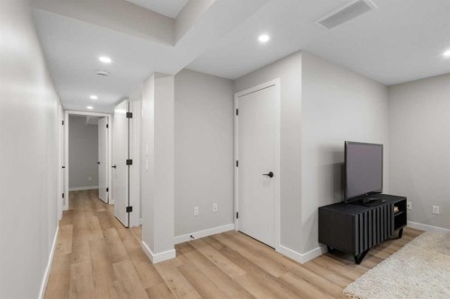 198 Silver Brook Road Nw, Calgary, AB - Indoor Photo Showing Other Room