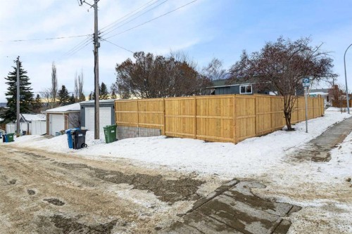 198 Silver Brook Road Nw, Calgary, AB - Outdoor