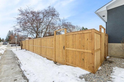 198 Silver Brook Road Nw, Calgary, AB - Outdoor