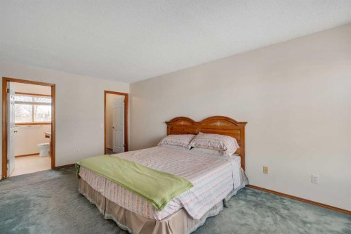 9526 21 Street Se, Calgary, AB - Indoor Photo Showing Bedroom