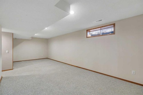 9526 21 Street Se, Calgary, AB - Indoor