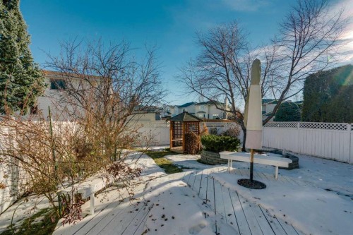 9526 21 Street Se, Calgary, AB - Outdoor