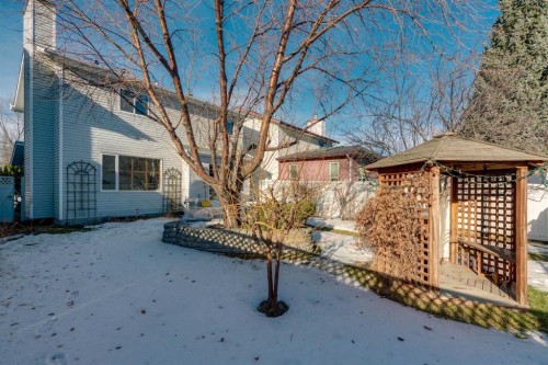 9526 21 Street Se, Calgary, AB - Outdoor