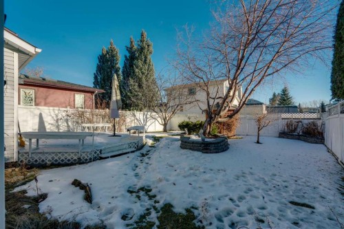 9526 21 Street Se, Calgary, AB - Outdoor