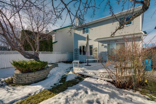 9526 21 Street Se, Calgary, AB - Outdoor