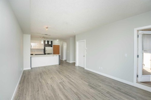 3218-95 Burma Star Road Sw, Calgary, AB - Indoor Photo Showing Other Room