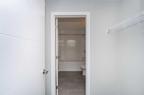 3218-95 Burma Star Road Sw, Calgary, AB - Indoor