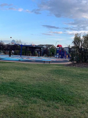 7 Panora Square Nw, Calgary, AB 