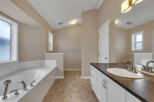 119 Valley Stream Circle Nw, Calgary, AB - Indoor Photo Showing Bathroom