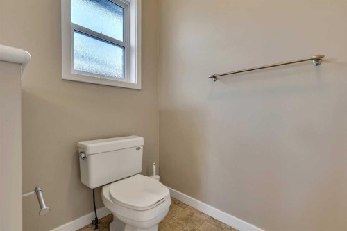 119 Valley Stream Circle Nw, Calgary, AB - Indoor Photo Showing Bathroom