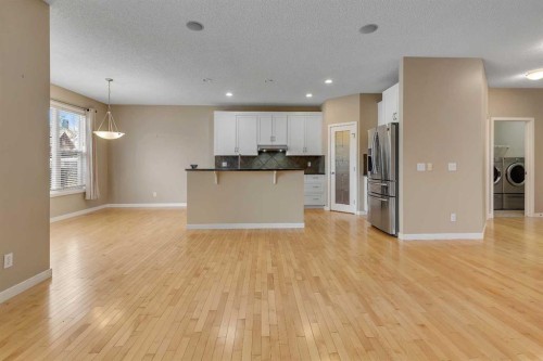 119 Valley Stream Circle Nw, Calgary, AB - Indoor Photo Showing Kitchen