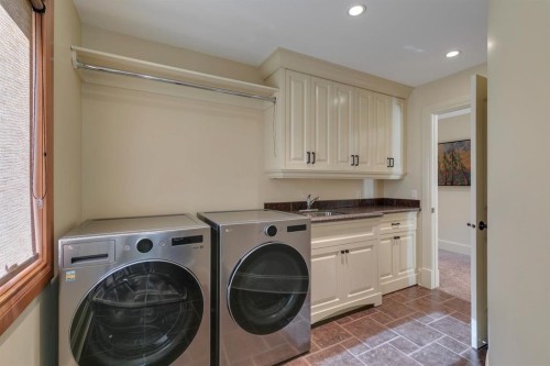 2609 7 Avenue Nw, Calgary, AB - Indoor Photo Showing Laundry Room