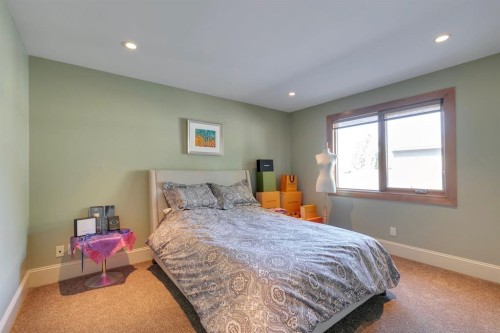 2609 7 Avenue Nw, Calgary, AB - Indoor Photo Showing Bedroom