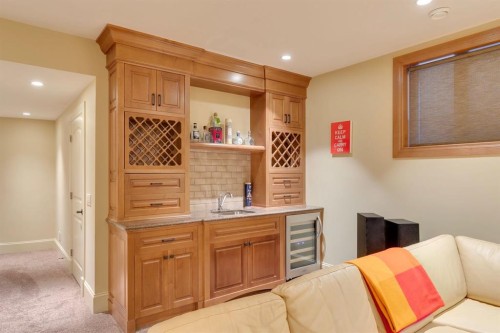 2609 7 Avenue Nw, Calgary, AB - Indoor