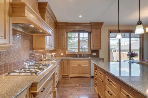 2609 7 Avenue Nw, Calgary, AB - Indoor Photo Showing Kitchen With Upgraded Kitchen