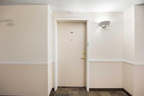 3214-6818 Pinecliff Grove Ne, Calgary, AB - Indoor