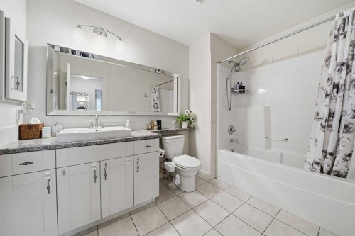 65 Sage Hill Landing Nw, Calgary, AB - Indoor Photo Showing Bathroom