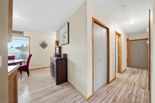 5 Greenview Way, Strathmore, AB - Indoor Photo Showing Other Room