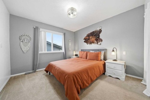 5 Greenview Way, Strathmore, AB - Indoor Photo Showing Bedroom