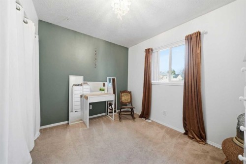 5 Greenview Way, Strathmore, AB - Indoor