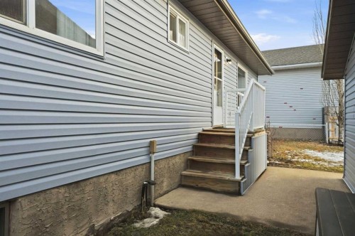 5 Greenview Way, Strathmore, AB - Outdoor With Exterior