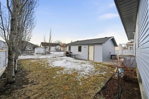 5 Greenview Way, Strathmore, AB - Outdoor With Exterior